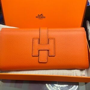 🧡 Hermès Vibrant Orange Vegan Leather Clutch